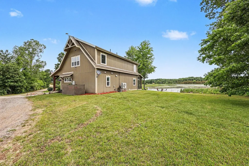 15303 Seymour Road Waterloo Township MI 49240