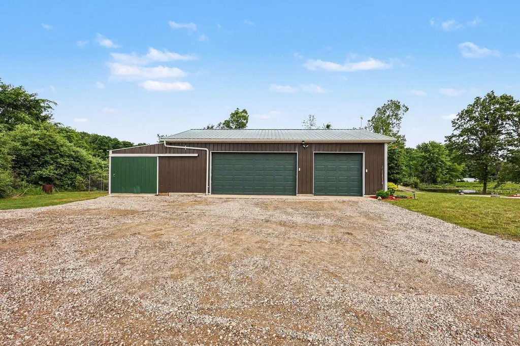15303 Seymour Road Waterloo Township MI 49240