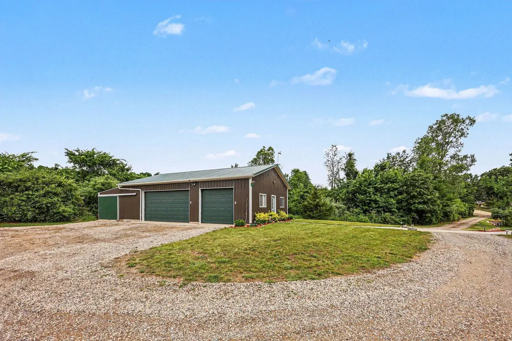 15303 Seymour Road Waterloo Township MI 49240