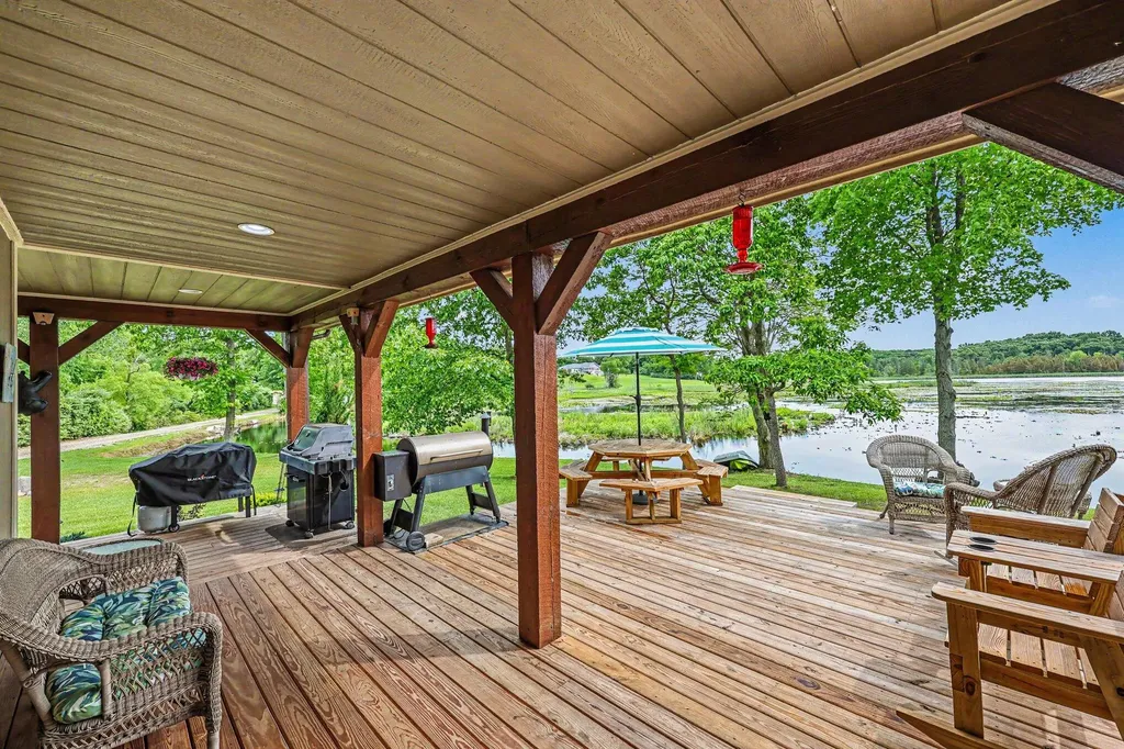 15303 Seymour Road Waterloo Township MI 49240