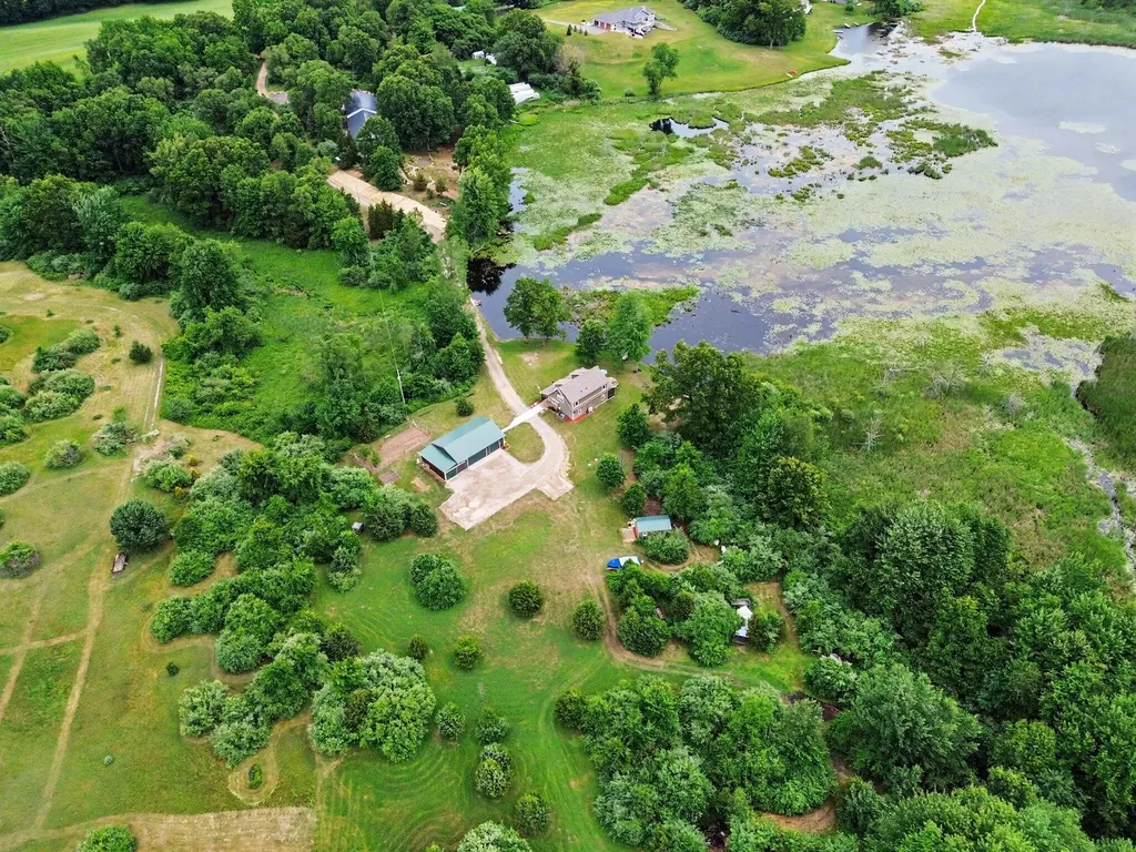 15303 Seymour Road Waterloo Township MI 49240