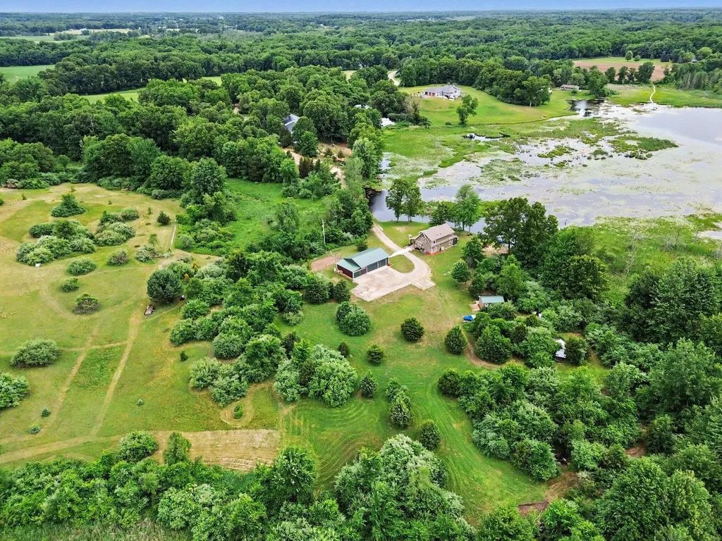 15303 Seymour Road Waterloo Township MI 49240