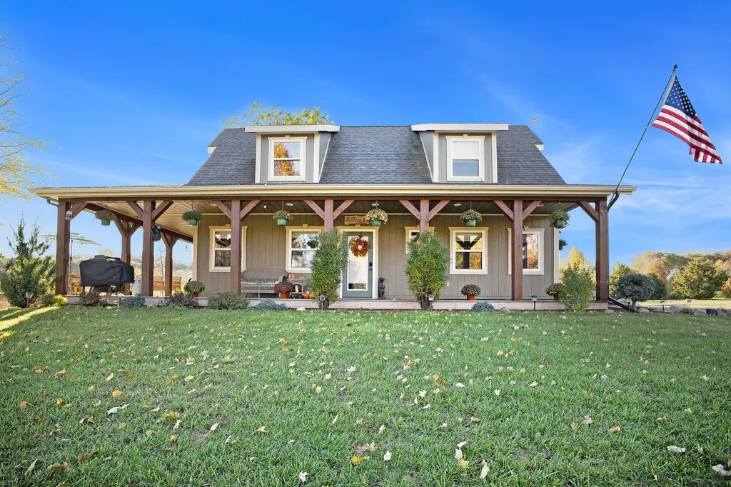 15303 Seymour Road Waterloo Township MI 49240