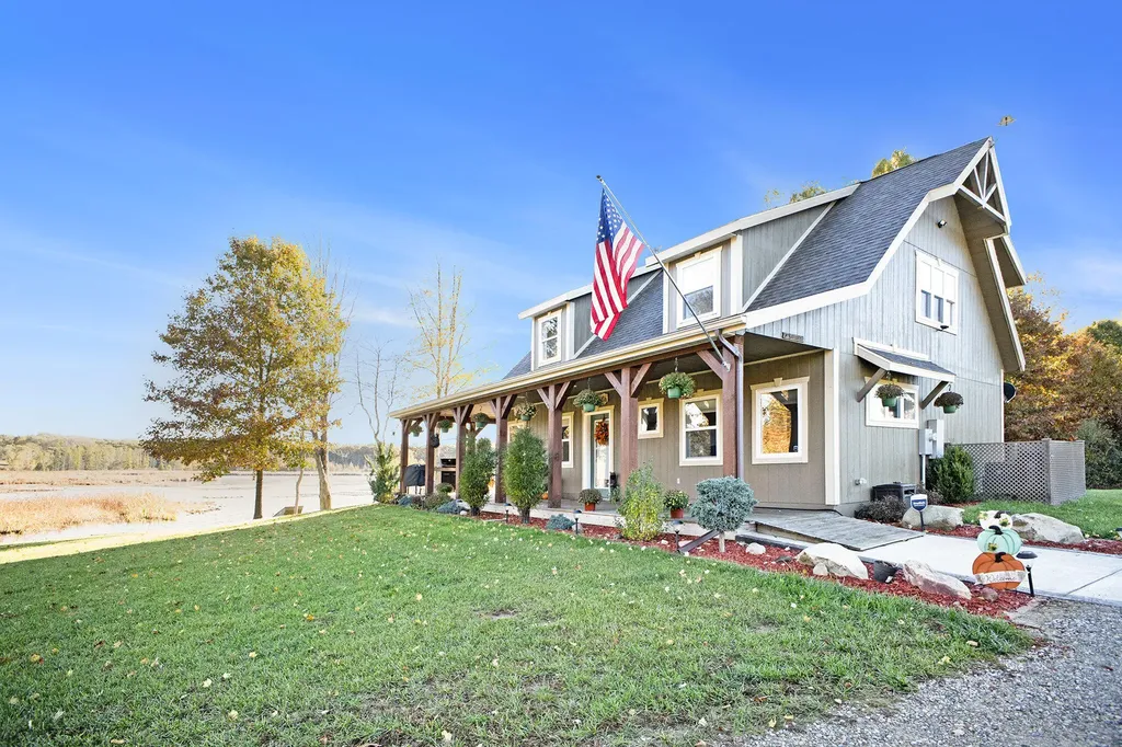 15303 Seymour Road Waterloo Township MI 49240