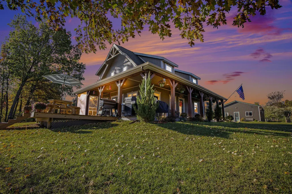 15303 Seymour Road Waterloo Township MI 49240