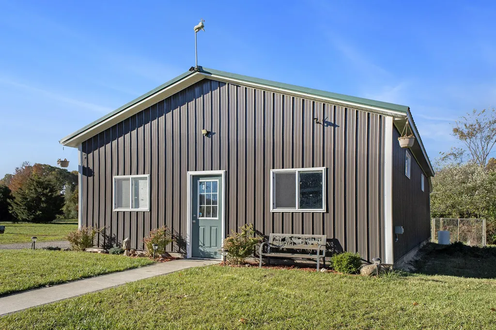 15303 Seymour Road Waterloo Township MI 49240