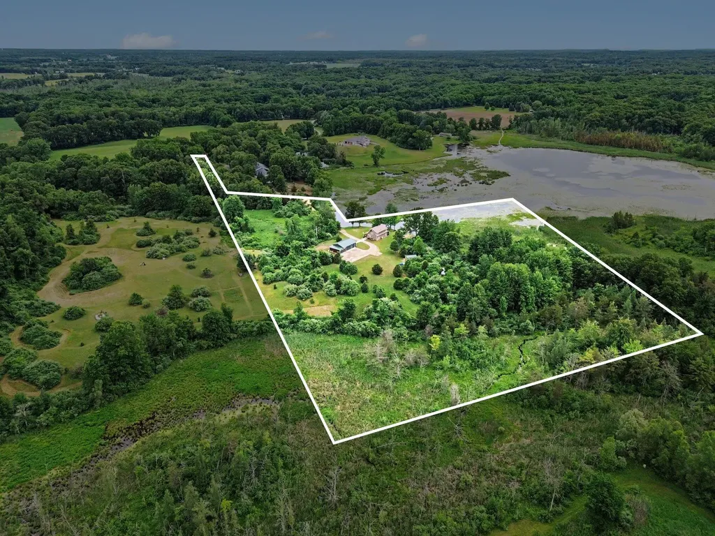 15303 Seymour Road Waterloo Township MI 49240