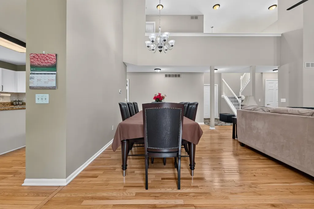 24381 Elmhurst Avenue Farmington Hills City MI 48336