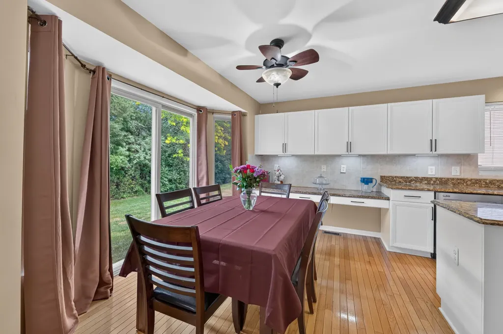 24381 Elmhurst Avenue Farmington Hills City MI 48336