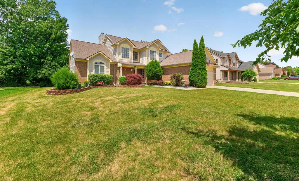 24381 Elmhurst Avenue Farmington Hills City MI 48336