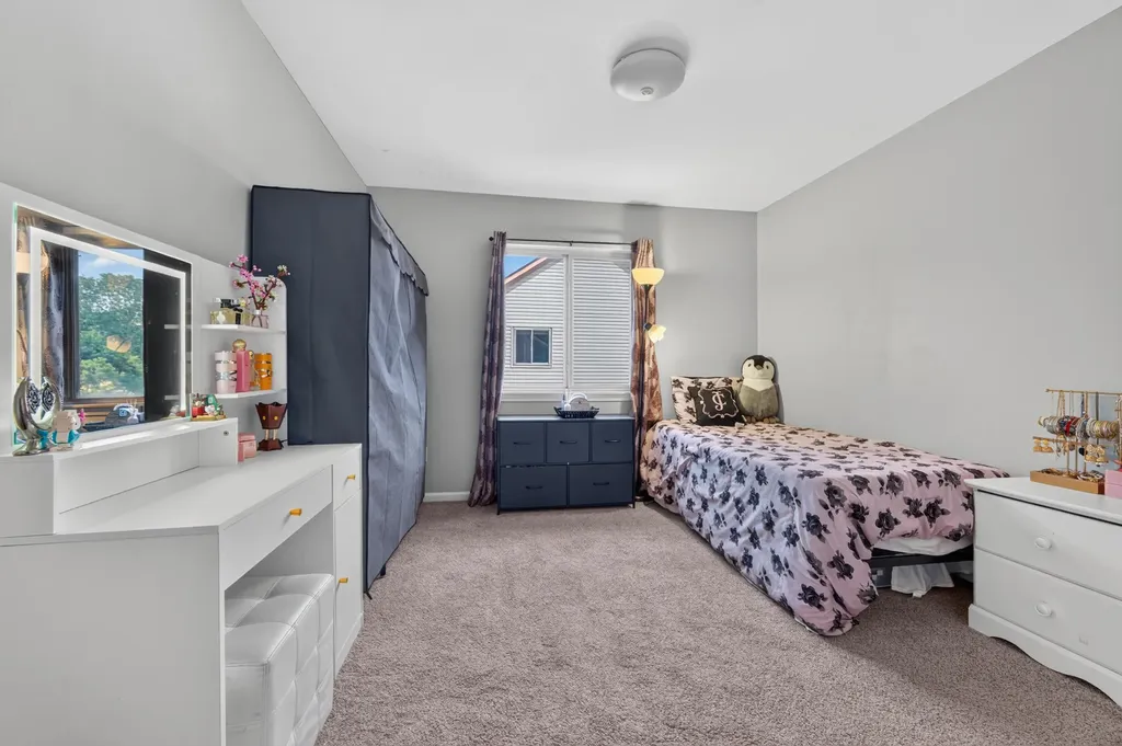 24381 Elmhurst Avenue Farmington Hills City MI 48336