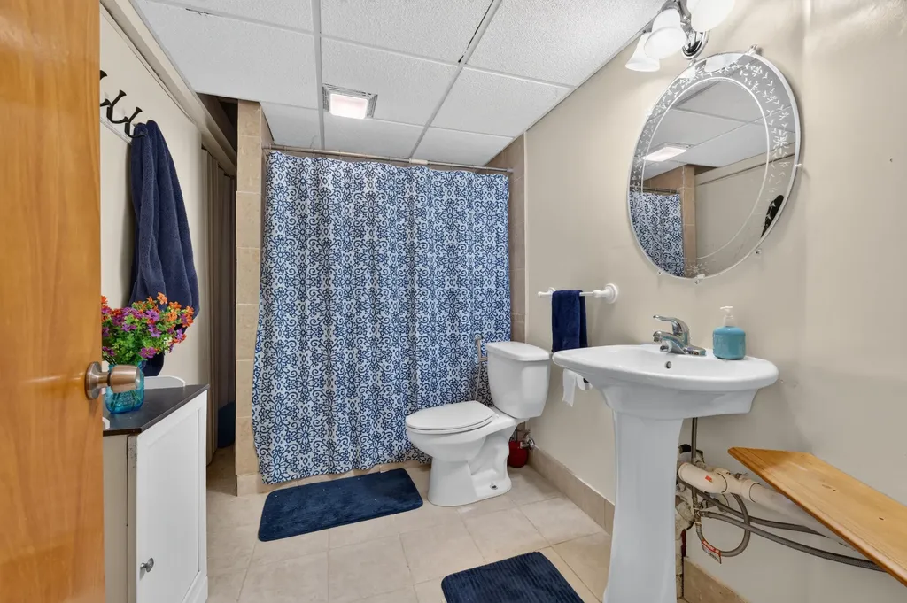 24381 Elmhurst Avenue Farmington Hills City MI 48336