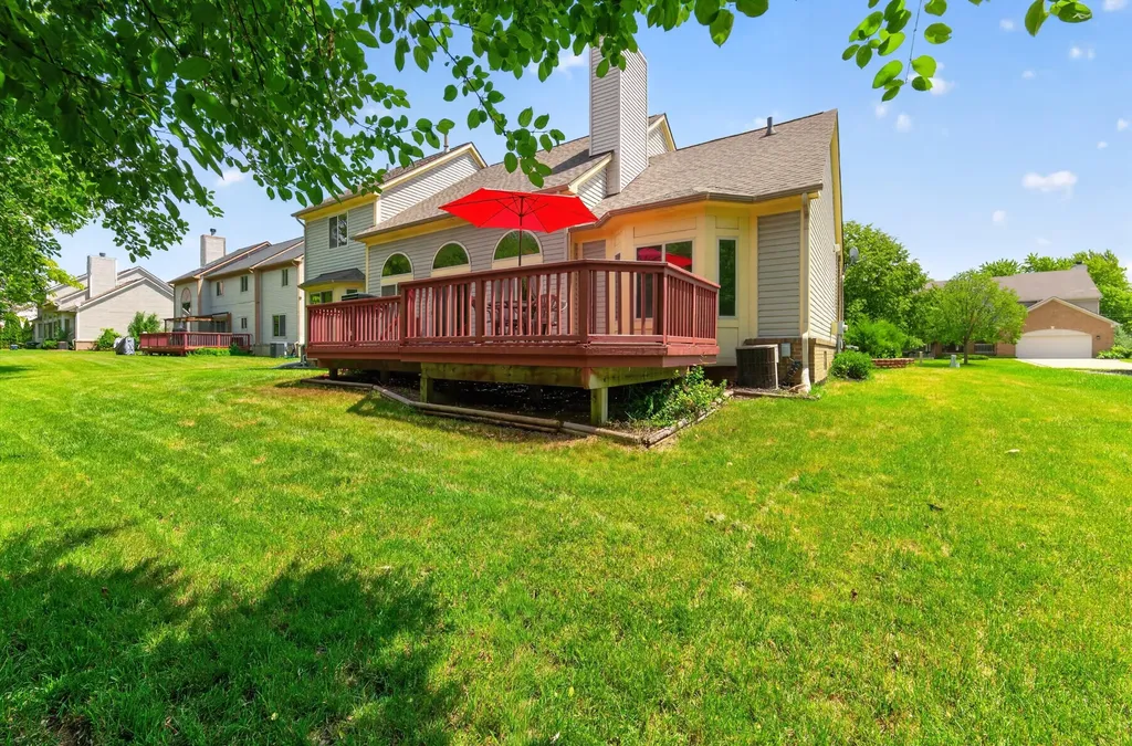 24381 Elmhurst Avenue Farmington Hills City MI 48336