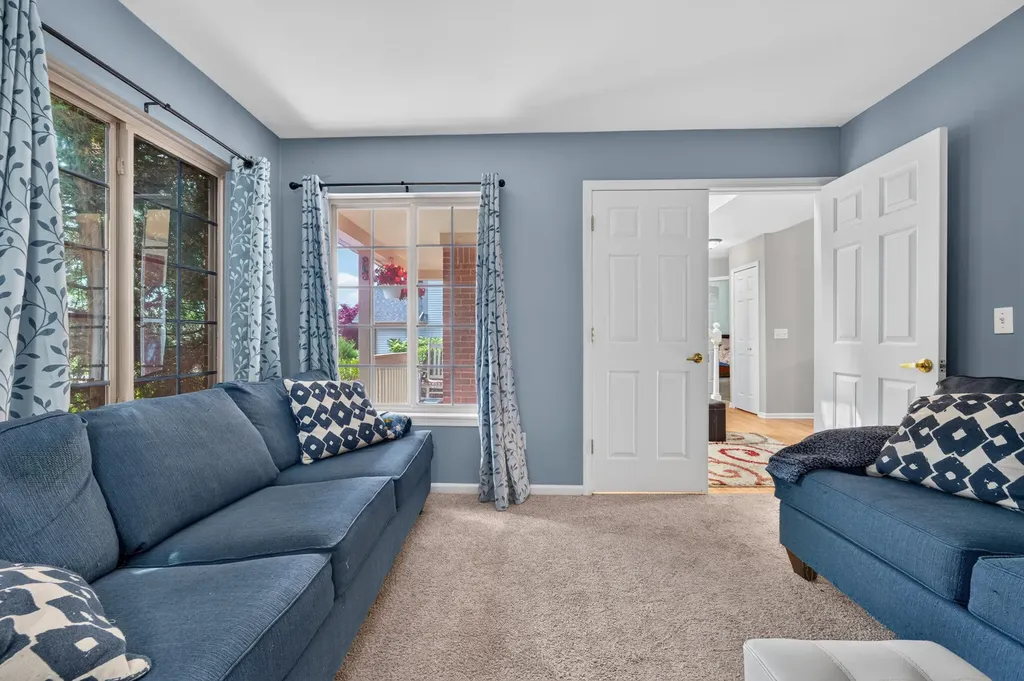 24381 Elmhurst Avenue Farmington Hills City MI 48336