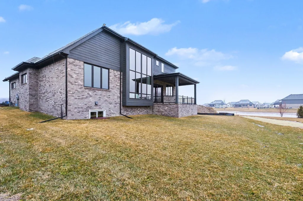 57572 Meadowridge Drive Washington Township MI 48094