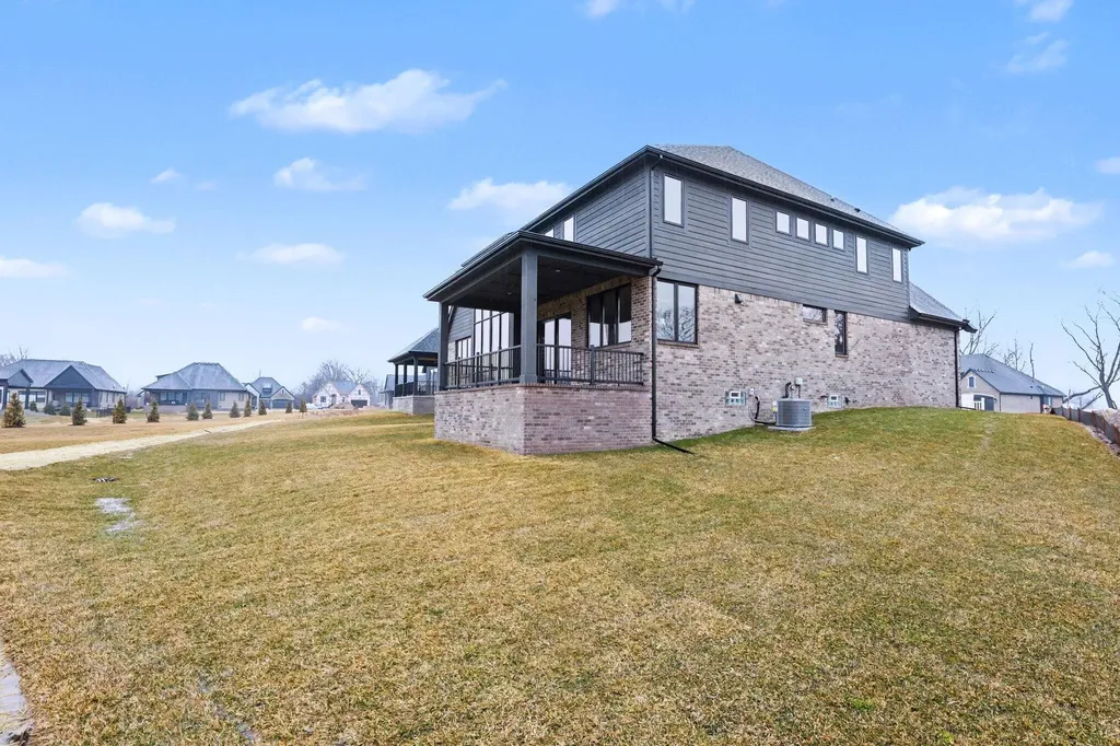 57572 Meadowridge Drive Washington Township MI 48094