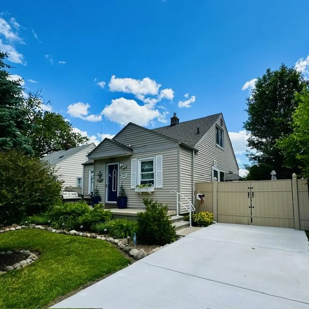 14031 Longtin Street Southgate City MI 48195