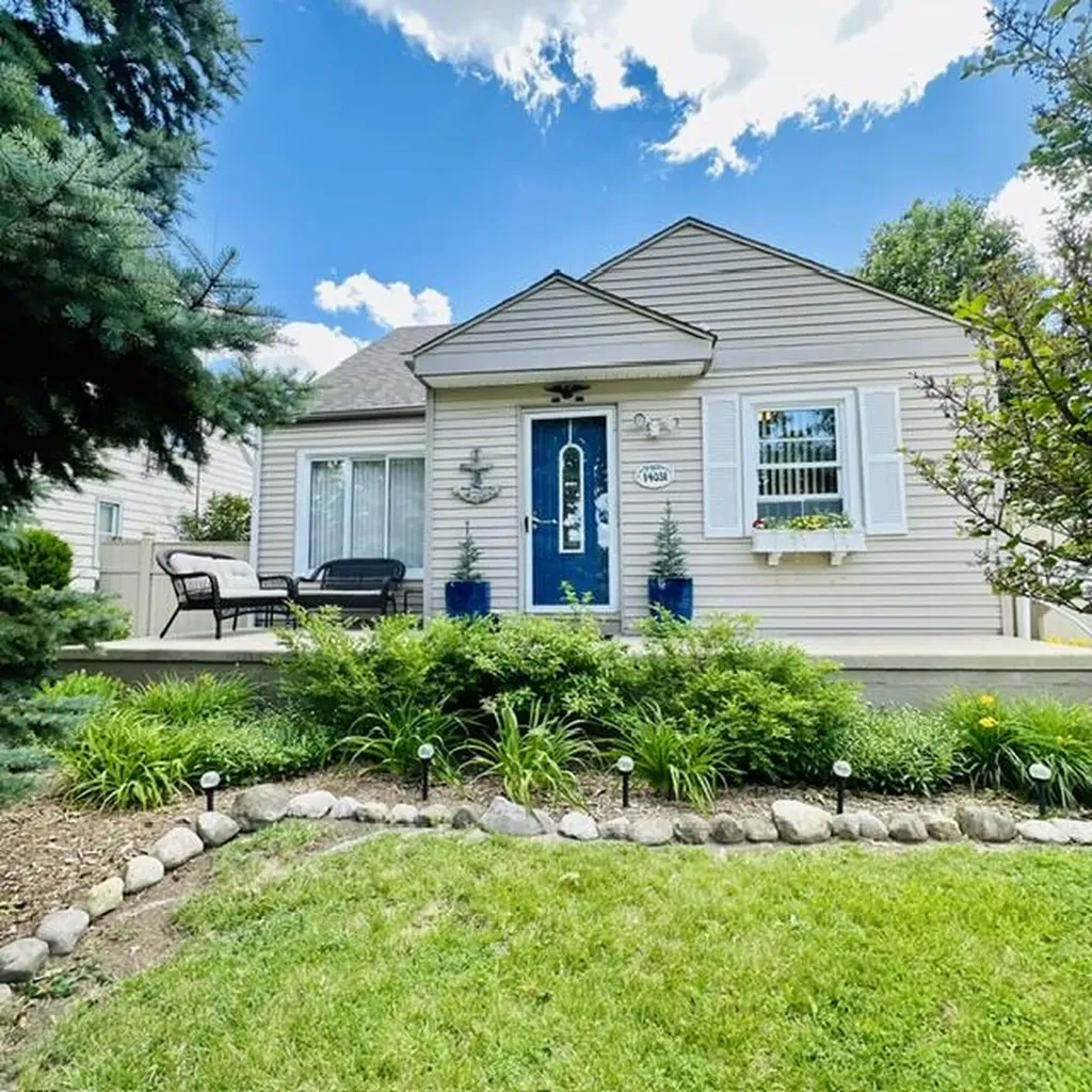 14031 Longtin Street Southgate City MI 48195