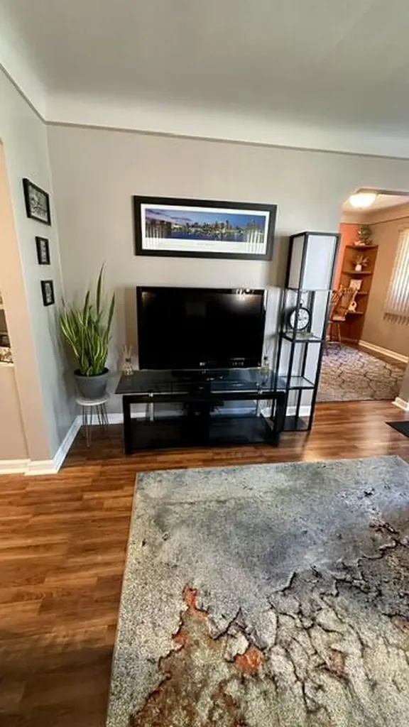 14031 Longtin Street Southgate City MI 48195