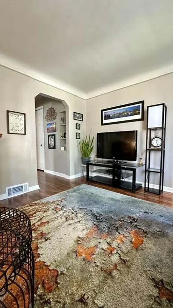 14031 Longtin Street Southgate City MI 48195