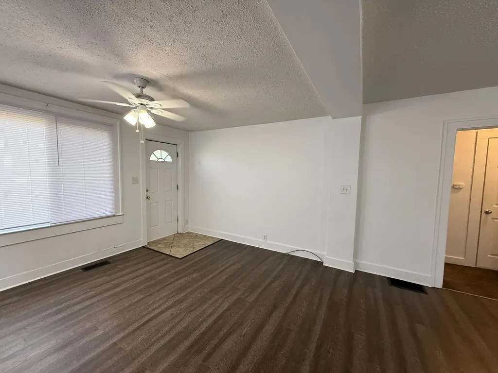 427 Glenwood Avenue Ypsilanti Charter Township MI 48198