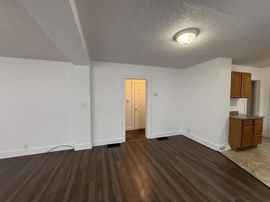 427 Glenwood Avenue Ypsilanti Charter Township MI 48198
