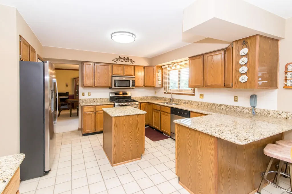 37155 Muirfield Drive Livonia City MI 48152
