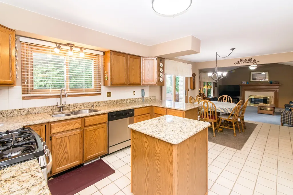 37155 Muirfield Drive Livonia City MI 48152