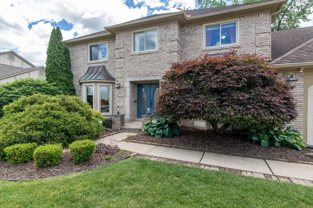 37155 Muirfield Drive Livonia City MI 48152