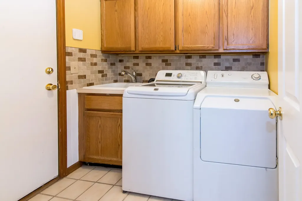 37155 Muirfield Drive Livonia City MI 48152