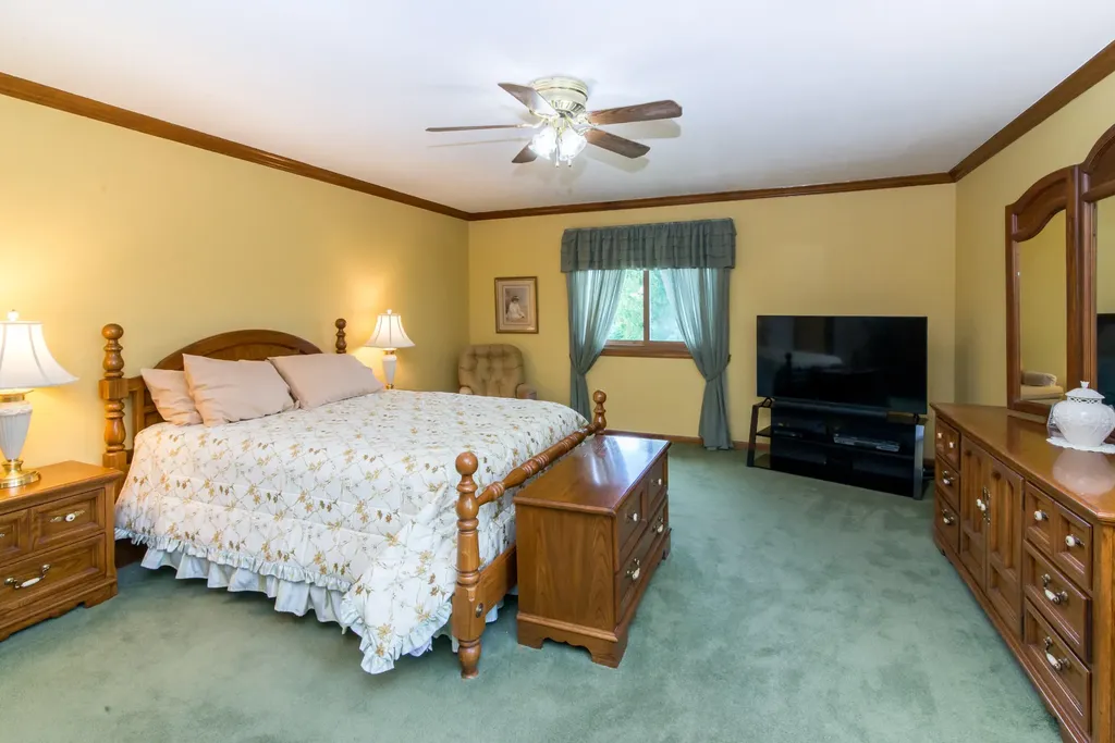 37155 Muirfield Drive Livonia City MI 48152