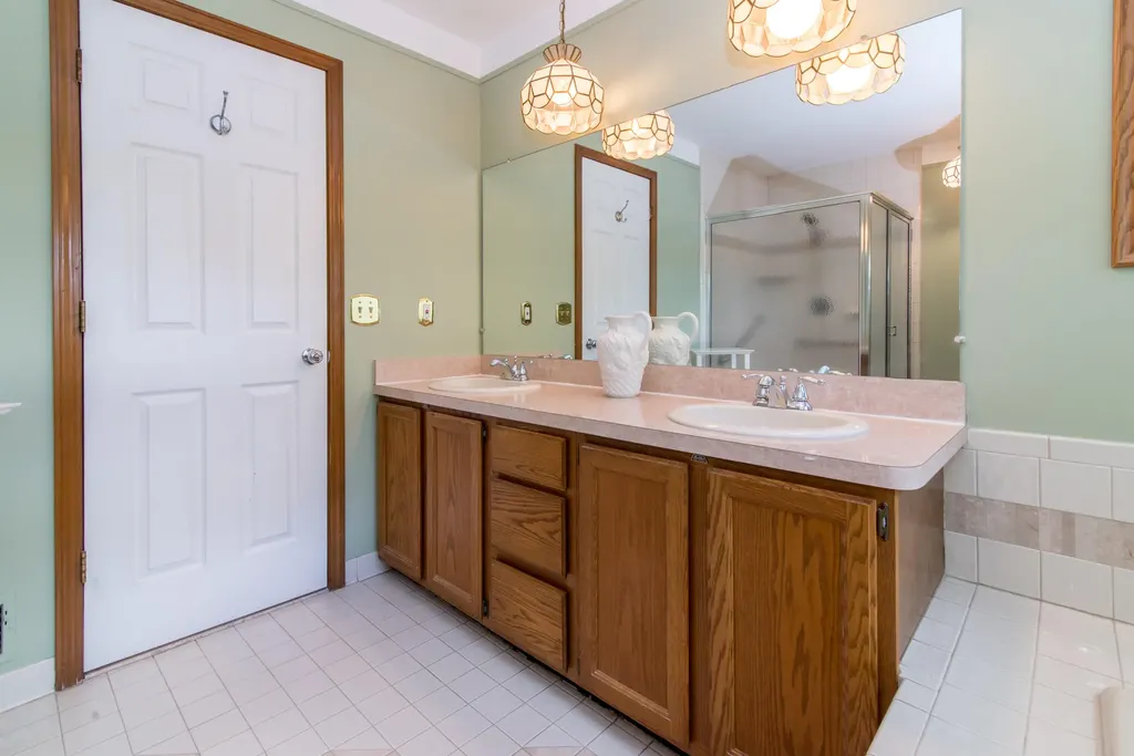37155 Muirfield Drive Livonia City MI 48152