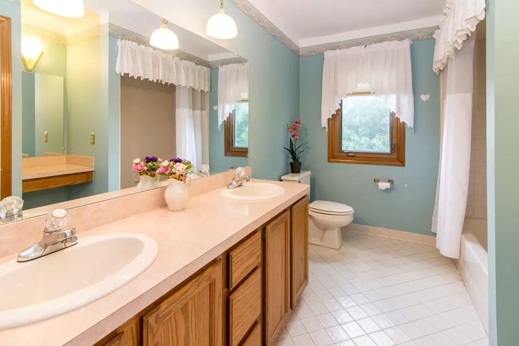 37155 Muirfield Drive Livonia City MI 48152