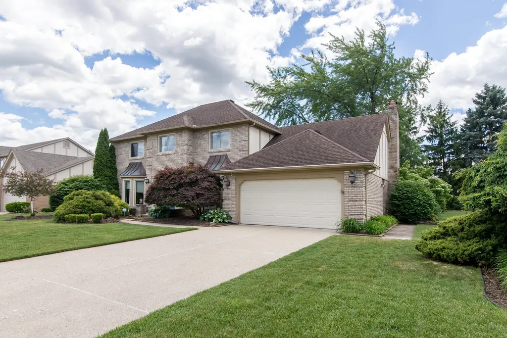 37155 Muirfield Drive Livonia City MI 48152