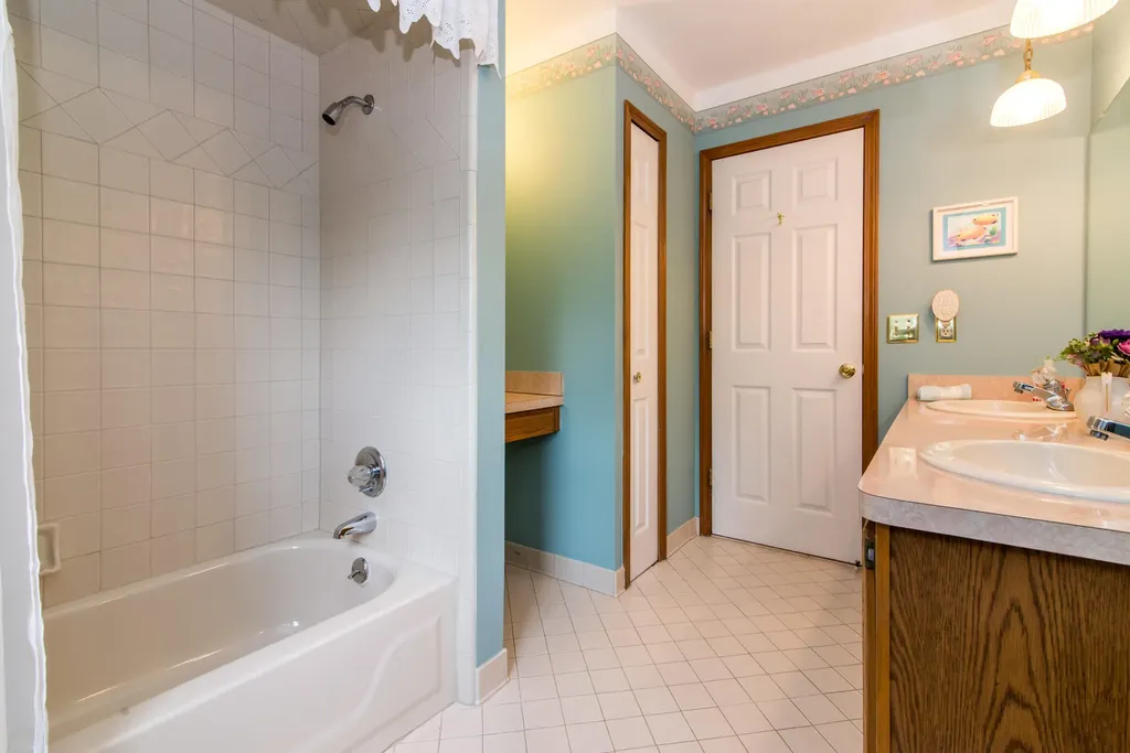 37155 Muirfield Drive Livonia City MI 48152