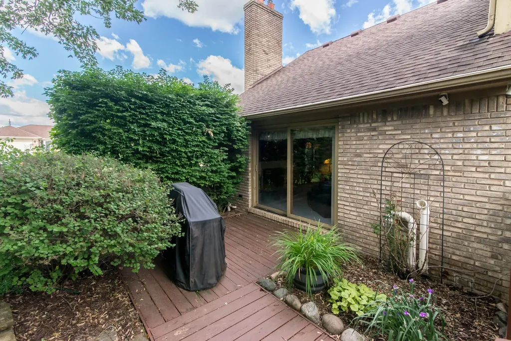 37155 Muirfield Drive Livonia City MI 48152