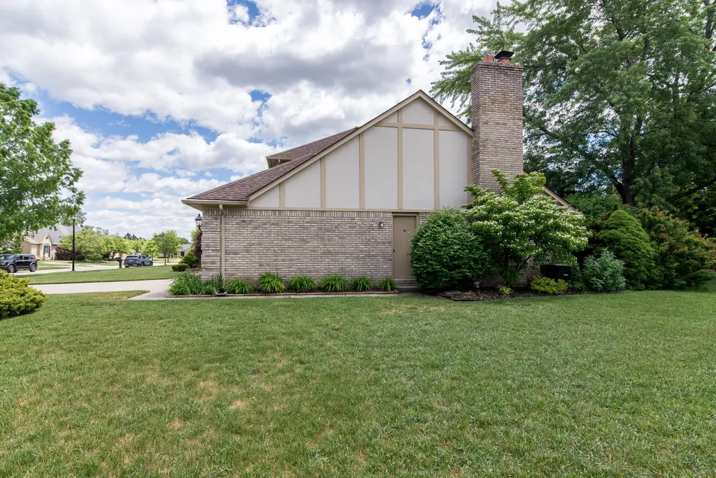 37155 Muirfield Drive Livonia City MI 48152