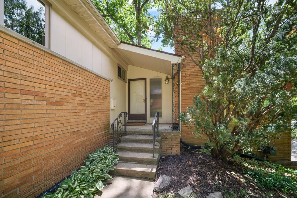 2125 Needham Road Ann Arbor City MI 48104