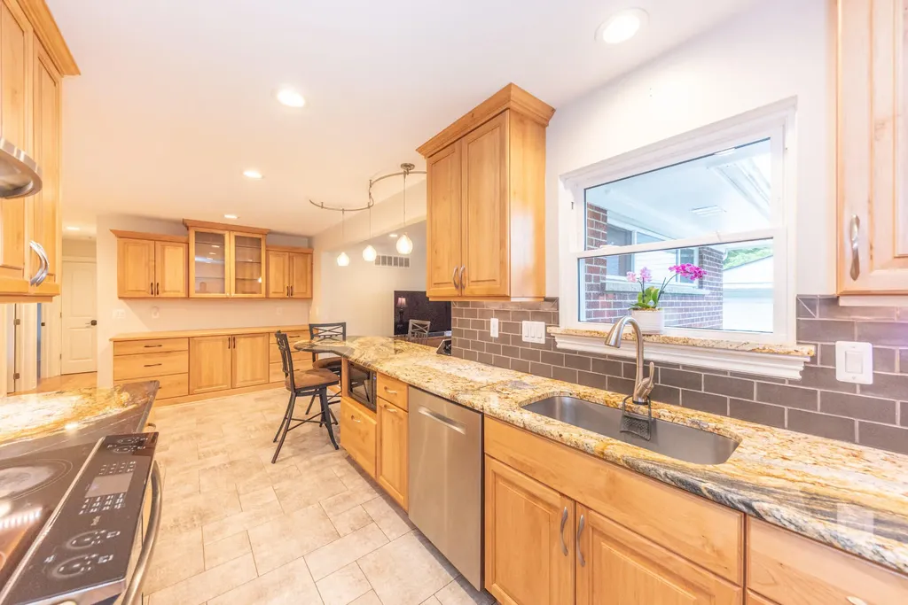 641 Louise Drive Ann Arbor City MI 48103