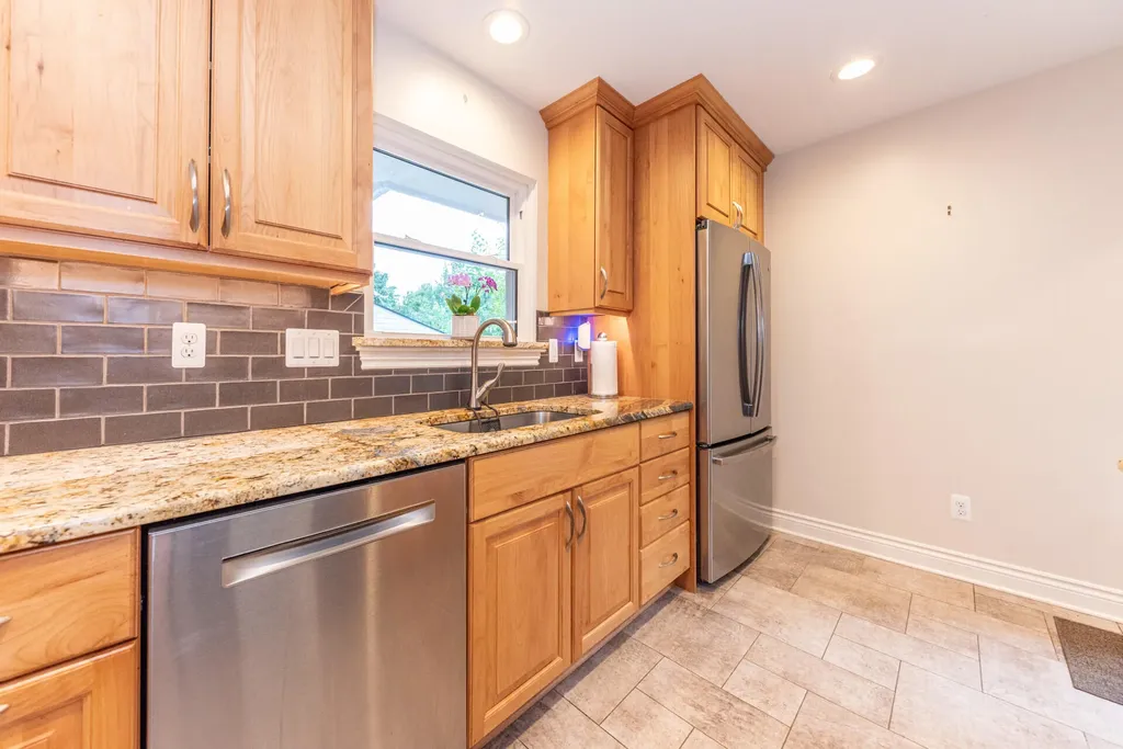 641 Louise Drive Ann Arbor City MI 48103