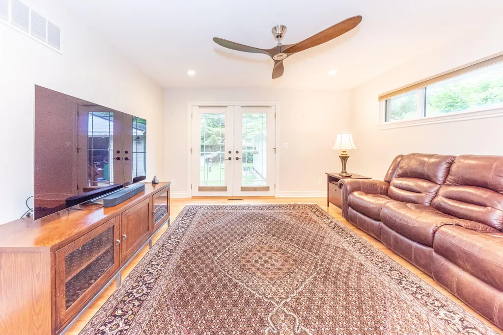 641 Louise Drive Ann Arbor City MI 48103