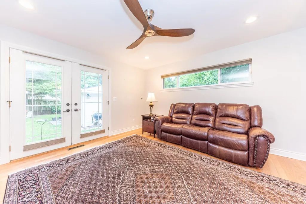 641 Louise Drive Ann Arbor City MI 48103