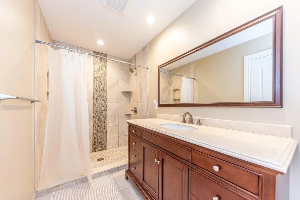 641 Louise Drive Ann Arbor City MI 48103