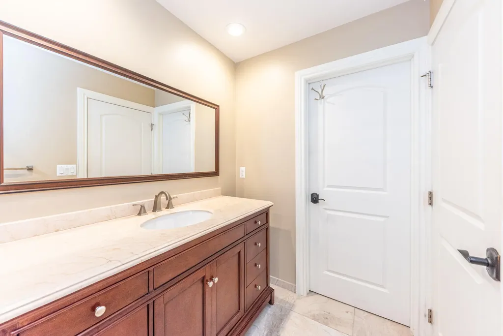 641 Louise Drive Ann Arbor City MI 48103