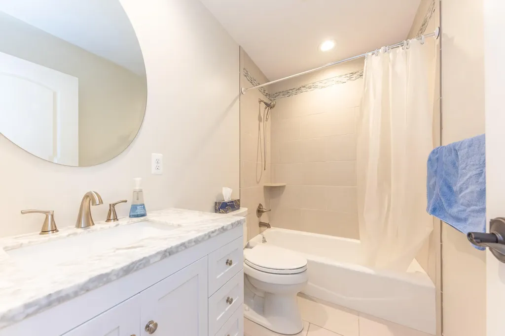 641 Louise Drive Ann Arbor City MI 48103