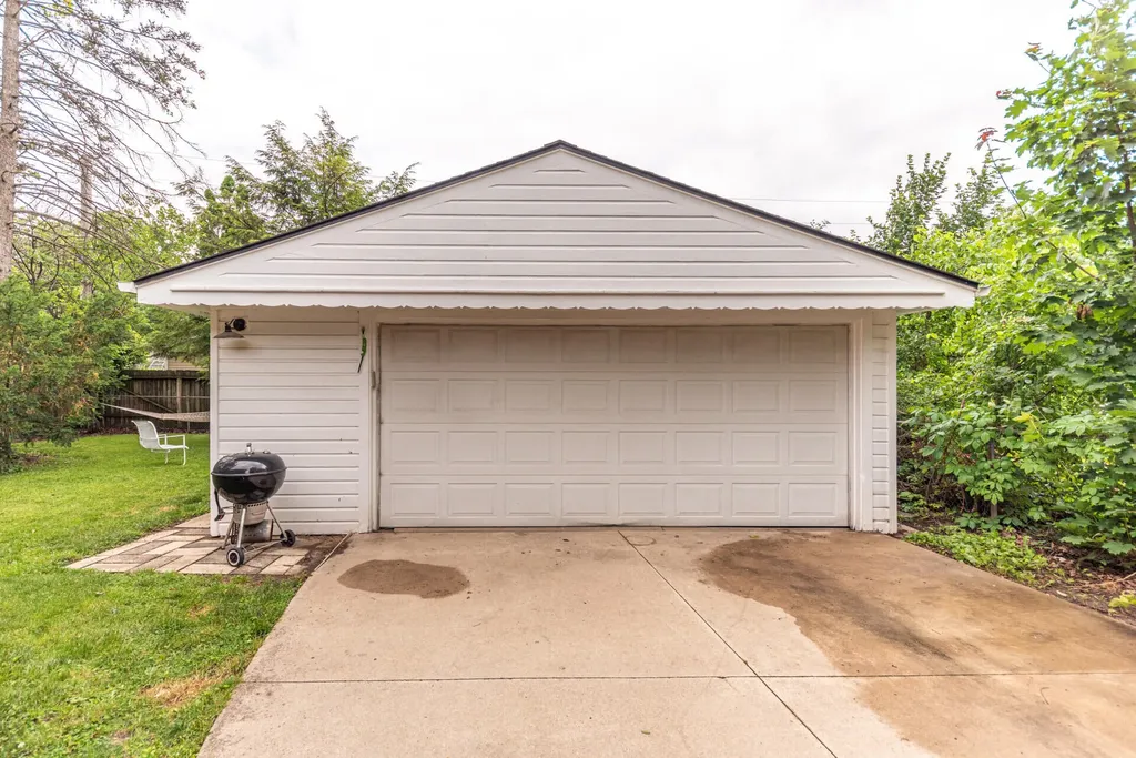 641 Louise Drive Ann Arbor City MI 48103