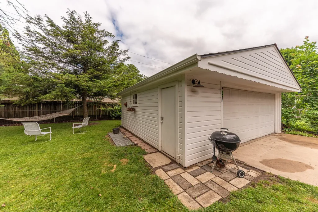 641 Louise Drive Ann Arbor City MI 48103