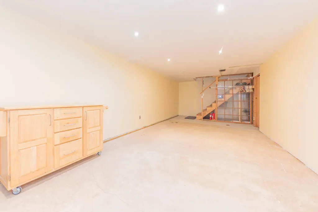 248 Nichols Drive Saline City MI 48176