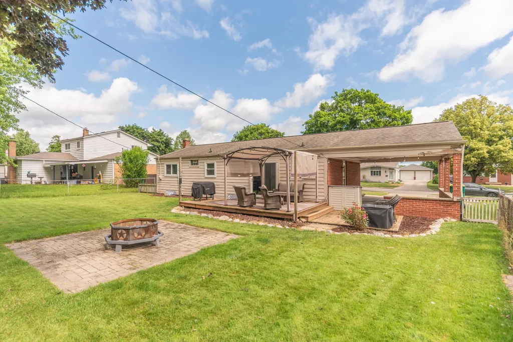 248 Nichols Drive Saline City MI 48176