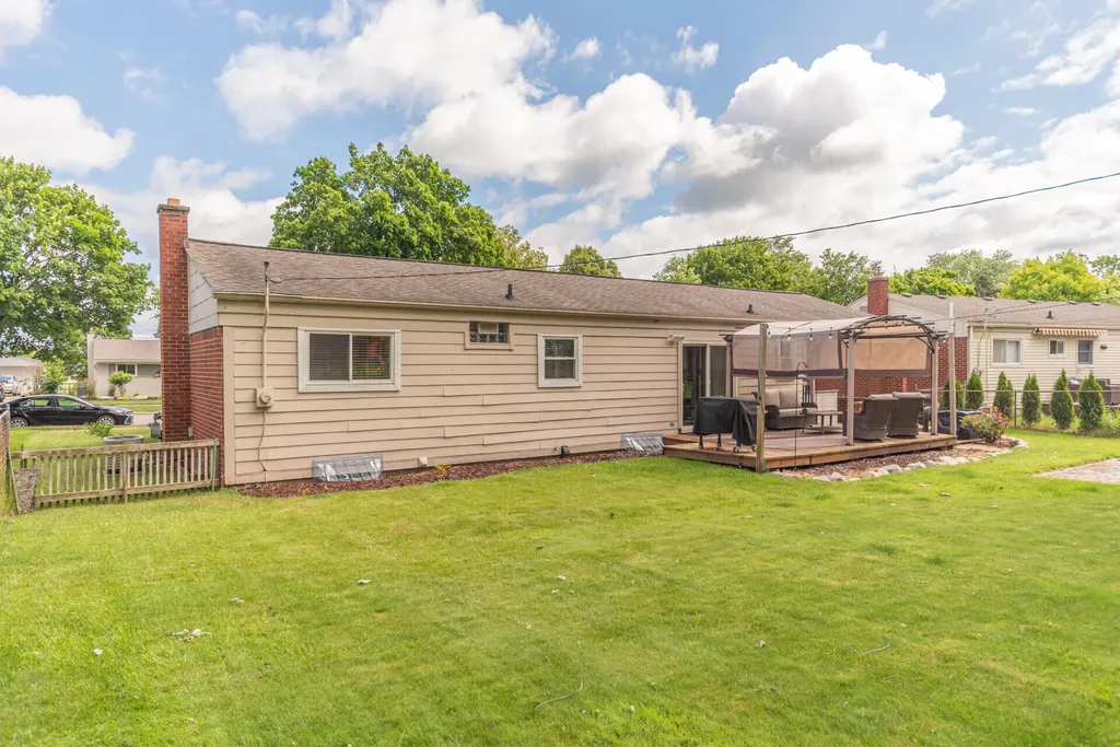 248 Nichols Drive Saline City MI 48176
